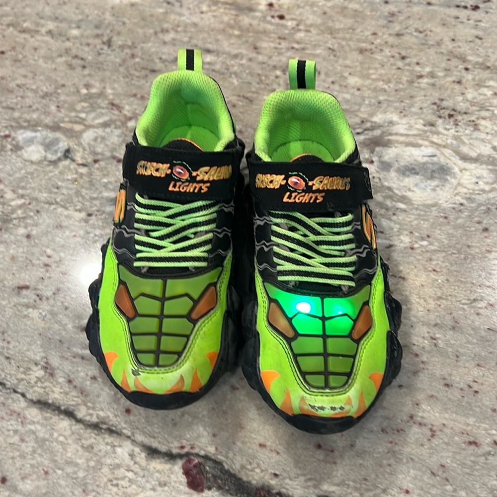 Boys light up Sketch-Saurus sneakers, neon green, size 1